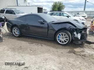 ✅ 2024 Ford Mustang GT • VIN: 1FA6P8CF8R5414136 • Lot: 71087114. Wystawiony na Copart z przebiegiem 6 733 mil. Bezpłatny archiwum sprzedaży aukcyjnych z USA i szczegółowy raport historii pojazdu na DreamBid. Zdjęcie 4.