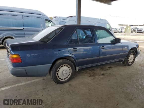✅ 1987 Mercedes-Benz 300 D • VIN: WDBEB33D3HA355359 • Lot: 49532285. Listed on Copart with 145,899 mi. Free auction sales archive from the USA and detailed vehicle history report at DreamBid. Image 3.