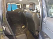 ✅ 2016 Jeep Patriot High Altitude • VIN: 1C4NJRFB7GD586294 • Lot: 43046842. Wystawiony na IAAI z przebiegiem 178 429 mil. Bezpłatny archiwum sprzedaży aukcyjnych z USA i szczegółowy raport historii pojazdu na DreamBid. Zdjęcie 8.