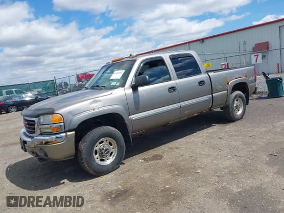 ✅ 2006 GMC Sierra 1500HD SLE1 • VIN: 1GTGK13U56F122405 • Lot: 42080553. Listed on IAAI with 178,506 mi. Free auction sales archive from the USA and detailed vehicle history report at DreamBid. Image 17.