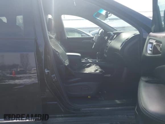 ✅ 2015 Nissan Pathfinder Platinum • VIN: 5N1AR2MM5FC629775 • Lot: 43856760. Listed on IAAI with 205,028 mi. Free auction sales archive from the USA and detailed vehicle history report at DreamBid. Image 5.