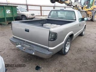 ✅ 2000 Chevrolet S-10 LS • VIN: 1GCCS14W2Y8168652 • Лот: 41515733. Опубликован ранее на IAAI с пробегом 263 672 миль. Бесплатный доступ к архиву аукционных продаж из США и подробный отчёт об истории автомобиля на DreamBid. Изображение 4.