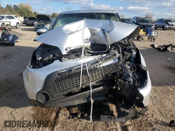 ✅ 2014 Kia Soul • VIN: KNDJN2A23E7728833 • Lot: 90826105. Listed on Copart with Not provided. Free auction sales archive from the USA and detailed vehicle history report at DreamBid. Image 5.