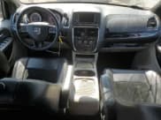 ✅ 2014 Dodge Grand Caravan SXT 30th Anniversary • VIN: 2C4RDGCG2ER190376 • Lot: 64690425. Wystawiony na Copart z przebiegiem 90 166 mil. Bezpłatny archiwum sprzedaży aukcyjnych z USA i szczegółowy raport historii pojazdu na DreamBid. Zdjęcie 8.