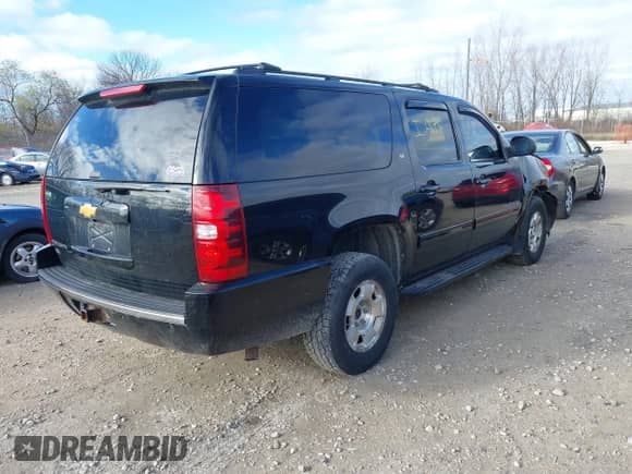 2014 Chevrolet Suburban LT с VIN 1GNSKJE71ER232700, выставлен на аукционе IAAI как лот 40812602 с пробегом 245 852 миль миль и . История ставок и продаж доступна на DreamBid. Изображение 4.