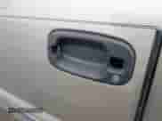 ✅ 2001 Chevrolet Silverado 1500 LT • VIN: 2GCEC19T711249322 • Lot: 41556311. Wystawiony na IAAI z przebiegiem 200 237 mil mil. Skorzystaj z bezpłatnego archiwum sprzedaży aukcyjnych z USA i zobacz szczegółowy raport historii pojazdu na DreamBid. Zdjęcie 14.