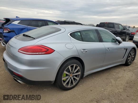✅ 2015 Porsche Panamera S E-Hybrid • VIN: WP0AD2A74FL040203 • Lot: 82415105. Listed on Copart with 40,208 mi. Free auction sales archive from the USA and detailed vehicle history report at DreamBid. Image 3.