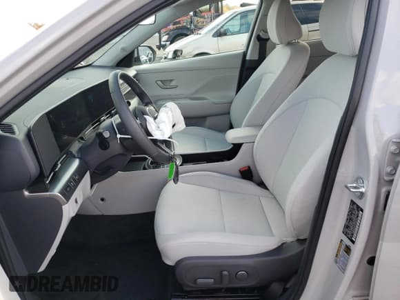 ✅ 2025 Hyundai Kona SEL • VIN: KM8HB3AB7SU306750 • Лот: 91208265. Опубликован ранее на Copart с пробегом 8 474 миль. Бесплатный доступ к архиву аукционных продаж из США и подробный отчёт об истории автомобиля на DreamBid. Изображение 7.