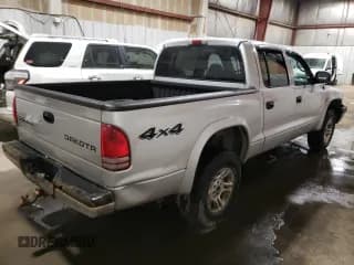 ✅ 2003 Dodge Dakota • VIN: 1D7HG38Z93S120302 • Lot: 50650255. Wystawiony na Copart z przebiegiem 196 681 mil. Bezpłatny archiwum sprzedaży aukcyjnych z USA i szczegółowy raport historii pojazdu na DreamBid. Zdjęcie 3.