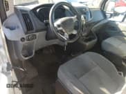 ✅ 2015 Ford Transit Cargo • VIN: 1FTYR2ZM5FKA94755 • Lot: 63308095. Wystawiony na Copart z przebiegiem 393 724 mil. Bezpłatny archiwum sprzedaży aukcyjnych z USA i szczegółowy raport historii pojazdu na DreamBid. Zdjęcie 8.