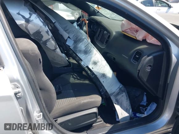 ✅ 2019 Dodge Charger Scat Pack • VIN: 2C3CDXGJ9KH737824 • Lot: 42823199. Wystawiony na IAAI z przebiegiem 42 730 mil. Bezpłatny archiwum sprzedaży aukcyjnych z USA i szczegółowy raport historii pojazdu na DreamBid. Zdjęcie 5.