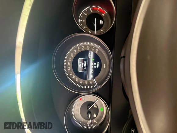 ✅ 2013 Mercedes-Benz C 250 • VIN: WDDGJ4HB2DG089470 • Lot: 66896365. Wystawiony na Copart z przebiegiem 113 446 mil. Bezpłatny archiwum sprzedaży aukcyjnych z USA i szczegółowy raport historii pojazdu na DreamBid. Zdjęcie 8.