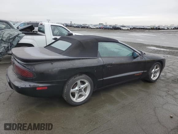✅ 1996 Pontiac Firebird Firebird • VIN: 2G2FS32K5T2209178 • Lot: 43646875. Listed on Copart with 176,457 mi. Free auction sales archive from the USA and detailed vehicle history report at DreamBid. Image 3.