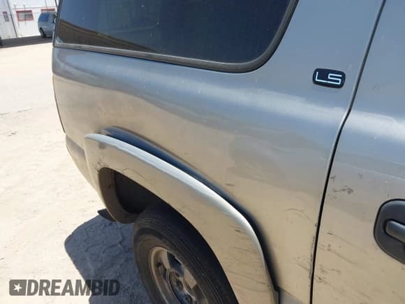 ✅ 2001 Chevrolet Suburban LS • VIN: 3GNEC16T71G284798 • Лот: 42501041. Опубликован ранее на IAAI с пробегом 254 858 миль. Бесплатный доступ к архиву аукционных продаж из США и подробный отчёт об истории автомобиля на DreamBid. Изображение 12.