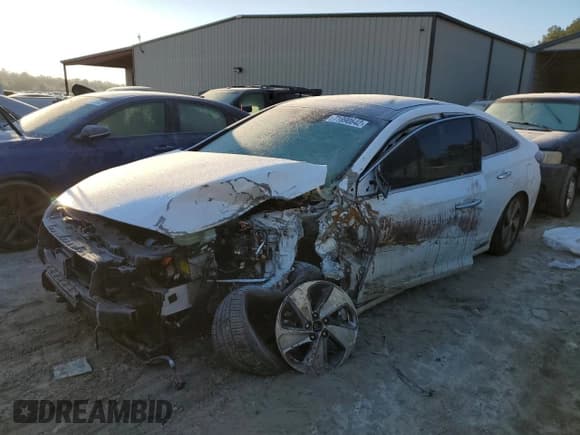 ✅ 2017 Hyundai Sonata Limited • VIN: KMHE34L34HA065123 • Lot: 71990642. Listed on Copart with Not provided. Free auction sales archive from the USA and detailed vehicle history report at DreamBid. Image 1.