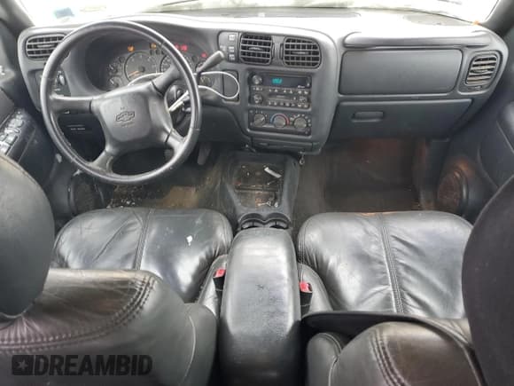 ✅ 2003 Chevrolet S-10 LS • VIN: 1GCDT13X13K157875 • Лот: 82863294. Опубликован ранее на Copart с пробегом 182 893 миль. Бесплатный доступ к архиву аукционных продаж из США и подробный отчёт об истории автомобиля на DreamBid. Изображение 8.