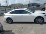 ✅ 2019 Lexus ES 350 • VIN: 58ABZ1B14KU010900 • Lot: 42543301. Wystawiony na IAAI z przebiegiem 47 581 mil. Bezpłatny archiwum sprzedaży aukcyjnych z USA i szczegółowy raport historii pojazdu na DreamBid. Zdjęcie 13.