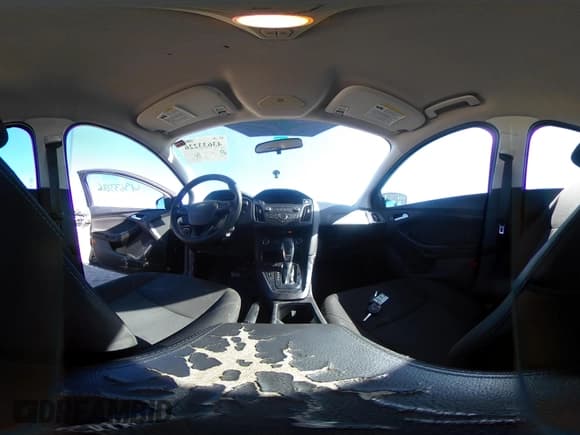 ✅ 2018 Ford Focus SE • VIN: 1FADP3F27JL245343 • Lot: 43633226. Listed on IAAI with 131,225 mi. Free auction sales archive from the USA and detailed vehicle history report at DreamBid. Image 21.