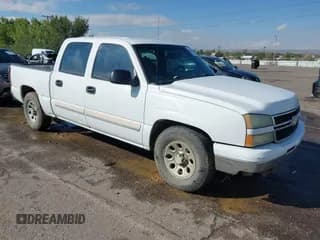 ✅ 2007 Chevrolet Silverado 1500 LS • VIN: 2GCEC13V571139680 • Lot: 43453498. Listed on IAAI with 417,600 mi. Free auction sales archive from the USA and detailed vehicle history report at DreamBid. Image 1.