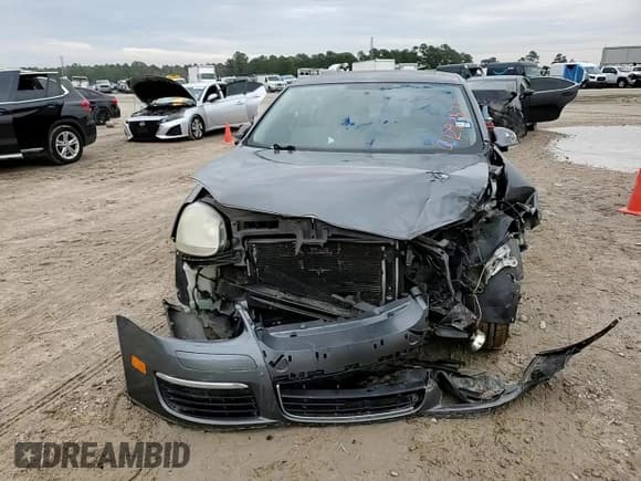 ✅ 2009 Volkswagen Jetta SE • VIN: 3VWRZ71K69M172997 • Lot: 94292925. Listed on Copart with 171,954 mi. Free auction sales archive from the USA and detailed vehicle history report at DreamBid. Image 13.