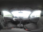 ✅ 2018 Nissan Rogue S • VIN: 5N1AT2MT4JC781189 • Lot: 42197766. Wystawiony na IAAI z przebiegiem 94 378 mil. Bezpłatny archiwum sprzedaży aukcyjnych z USA i szczegółowy raport historii pojazdu na DreamBid. Zdjęcie 20.