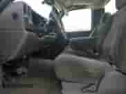 2004 Chevrolet Silverado 1500 LS z VIN 1GCEC14T14E188690, wystawiony jako Copart lot #42616285 z przebiegiem 186 116 mil mil oraz Czysty tytuł • Clean title. Historia ofert i sprzedaży dostępna na DreamBid. Obrazek 7.