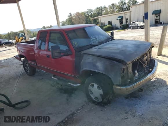 ✅ 1998 GMC Sierra 1500 • VIN: 2GTEK19R1W1527730 • Лот: 80983495. Опубликован ранее на Copart с пробегом Не указан. Бесплатный доступ к архиву аукционных продаж из США и подробный отчёт об истории автомобиля на DreamBid. Изображение 4.