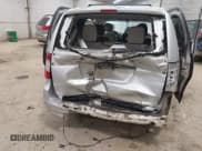 ✅ 2011 Chrysler Town & Country Touring • VIN: 2A4RR8DG0BR784363 • Lot: 43677916. Wystawiony na IAAI z przebiegiem 227 780 mil. Bezpłatny archiwum sprzedaży aukcyjnych z USA i szczegółowy raport historii pojazdu na DreamBid. Zdjęcie 6.