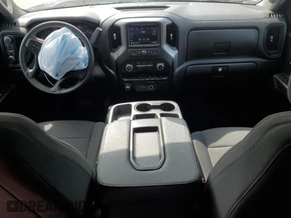 ✅ 2022 Chevrolet Silverado 1500 Custom Trail Boss • VIN: 3GCPYCEL1NG211884 • Lot: 59279335. Wystawiony na Copart z przebiegiem 26 869 mil. Bezpłatny archiwum sprzedaży aukcyjnych z USA i szczegółowy raport historii pojazdu na DreamBid. Zdjęcie 8.