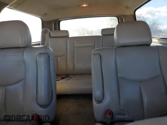 ✅ 2004 Chevrolet Suburban Z71 • VIN: 3GNFK16Z24G262479 • Лот: 43009035. Опубликован ранее на Copart с пробегом 235 865 миль. Бесплатный доступ к архиву аукционных продаж из США и подробный отчёт об истории автомобиля на DreamBid. Изображение 10.