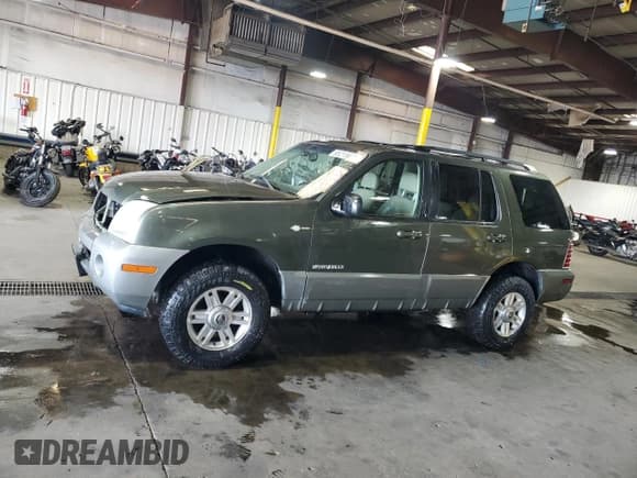 ✅ 2002 Mercury Mountaineer • VIN: 4M2DU86W92UJ20806 • Лот: 65215675. Опубликован ранее на Copart с пробегом 165 197 миль. Бесплатный доступ к архиву аукционных продаж из США и подробный отчёт об истории автомобиля на DreamBid. Изображение 1.