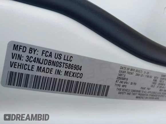 2025 Jeep Compass Latitude z VIN 3C4NJDBN0ST586904, wystawiony jako IAAI lot #42896513 z przebiegiem 4 100 mil mil oraz . Historia ofert i sprzedaży dostępna na DreamBid. Obrazek 9.