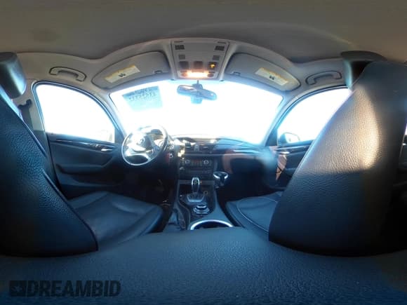 ✅ 2014 BMW X1 sDrive28i • VIN: WBAVM1C51EVW52642 • Лот: 43525332. Опубликован ранее на IAAI с пробегом 126 761 миль. Бесплатный доступ к архиву аукционных продаж из США и подробный отчёт об истории автомобиля на DreamBid. Изображение 19.