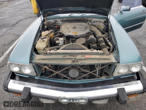 ✅ 1989 Mercedes-Benz 560 SL • VIN: WDBBA48D7KA100368 • Lot: 86422614. Wystawiony na Copart z przebiegiem 171 003 mil. Bezpłatny archiwum sprzedaży aukcyjnych z USA i szczegółowy raport historii pojazdu na DreamBid. Zdjęcie 11.