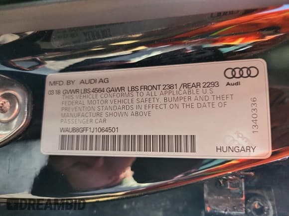 ✅ 2018 Audi A3 Premium • VIN: WAUB8GFF1J1064501 • Lot: 86149305. Wystawiony na Copart z przebiegiem 60 496 mil. Bezpłatny archiwum sprzedaży aukcyjnych z USA i szczegółowy raport historii pojazdu na DreamBid. Zdjęcie 12.