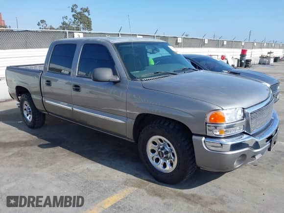 ✅ 2006 GMC Sierra 1500 SLE1 • VIN: 2GTEC13Z361277803 • Lot: 42185058. Listed on IAAI with 118,577 mi. Free auction sales archive from the USA and detailed vehicle history report at DreamBid. Image 1.