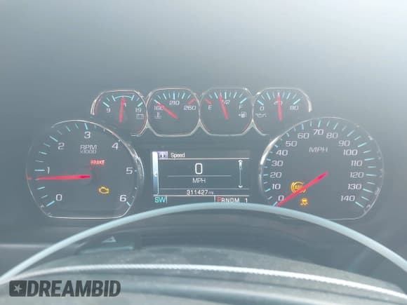 ✅ 2015 Chevrolet Silverado 2500HD LT • VIN: 1GC1KVEG3FF165208 • Lot: 42184899. Wystawiony na IAAI z przebiegiem 311 427 mil. Bezpłatny archiwum sprzedaży aukcyjnych z USA i szczegółowy raport historii pojazdu na DreamBid. Zdjęcie 7.