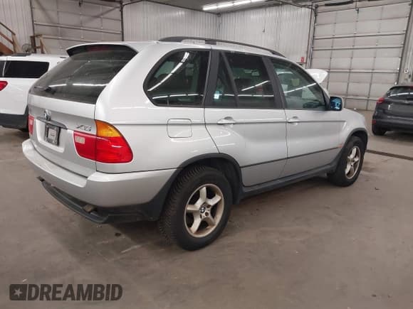 ✅ 2002 BMW X5 3.0i • VIN: 5UXFA53562LV73156 • Lot: 43363925. Wystawiony na IAAI z przebiegiem 214 821 mil. Bezpłatny archiwum sprzedaży aukcyjnych z USA i szczegółowy raport historii pojazdu na DreamBid. Zdjęcie 4.