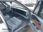 ✅ 1996 Buick Park Avenue • VIN: 1G4CW52K9TH635503 • Lot: 41845042. Wystawiony na IAAI z przebiegiem 94 610 mil. Bezpłatny archiwum sprzedaży aukcyjnych z USA i szczegółowy raport historii pojazdu na DreamBid. Zdjęcie 5.