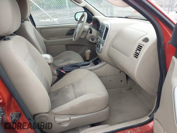 ✅ 2006 Ford Escape XLT • VIN: 1FMYU03156KA55418 • Lot: 42193005. Listed on IAAI with 197,823 mi. Free auction sales archive from the USA and detailed vehicle history report at DreamBid. Image 5.