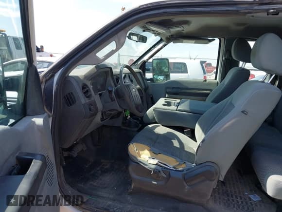 ✅ 2012 Ford F-250 XL • VIN: 1FD7X2A65CEA96705 • Lot: 42670193. Listed on IAAI with 166,850 mi. Free auction sales archive from the USA and detailed vehicle history report at DreamBid. Image 5.