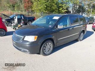 ✅ 2015 Chrysler Town & Country Touring L • VIN: 2C4RC1CG4FR601505 • Lot: 43401940. Wystawiony na IAAI z przebiegiem 171 954 mil. Bezpłatny archiwum sprzedaży aukcyjnych z USA i szczegółowy raport historii pojazdu na DreamBid. Zdjęcie 2.