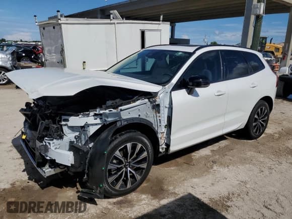 ✅ 2024 Volvo XC60 Core Dark Theme • VIN: YV4L12RK5R1820430 • Лот: 61858305. Опубликован ранее на Copart с пробегом 22 340 миль. Бесплатный доступ к архиву аукционных продаж из США и подробный отчёт об истории автомобиля на DreamBid. Изображение 1.