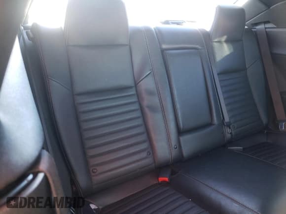 ✅ 2011 Dodge Challenger R/T Classic • VIN: 2B3CJ5DT2BH541062 • Lot: 84922304. Wystawiony na Copart z przebiegiem 74 471 mil. Bezpłatny archiwum sprzedaży aukcyjnych z USA i szczegółowy raport historii pojazdu na DreamBid. Zdjęcie 10.