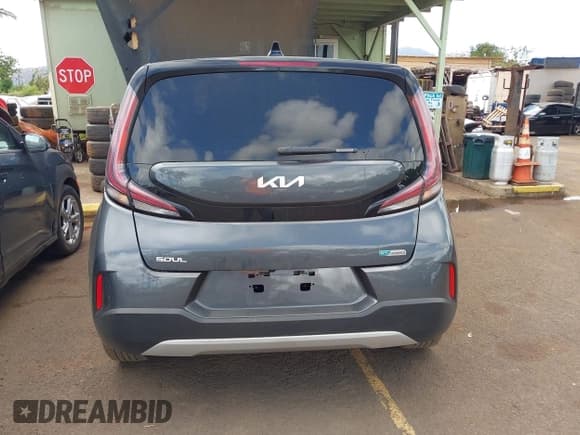 ✅ 2024 Kia Soul EX • VIN: KNDJ33AU3R7921633 • Lot: 43306101. Listed on IAAI with 25,151 mi. Free auction sales archive from the USA and detailed vehicle history report at DreamBid. Image 17.