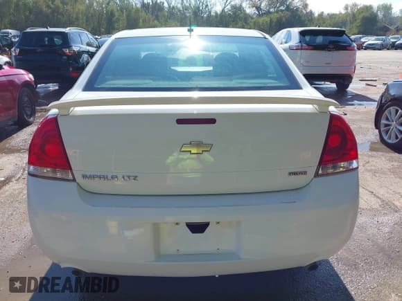 ✅ 2014 Chevrolet Impala LTZ • VIN: 2G1WC5E36E1130886 • Lot: 43533880. Wystawiony na IAAI z przebiegiem 200 445 mil. Bezpłatny archiwum sprzedaży aukcyjnych z USA i szczegółowy raport historii pojazdu na DreamBid. Zdjęcie 17.