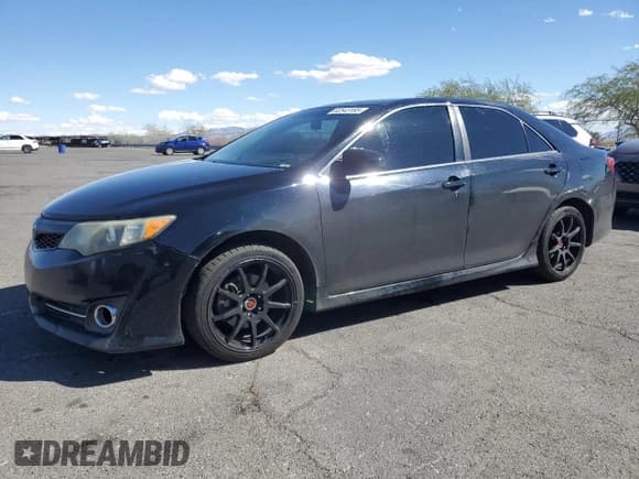 ✅ 2014 Toyota Camry SE • VIN: 4T1BF1FK0EU419032 • Lot: 82543185. Wystawiony na Copart z przebiegiem 179 440 mil. Bezpłatny archiwum sprzedaży aukcyjnych z USA i szczegółowy raport historii pojazdu na DreamBid. Zdjęcie 1.