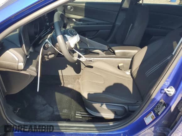 2023 Hyundai Elantra SEL с VIN KMHLM4AG6PU453333, выставлен на аукционе Copart как лот 69050355 с пробегом 32 898 миль миль и Списание • Salvage title. История ставок и продаж доступна на DreamBid. Изображение 7.