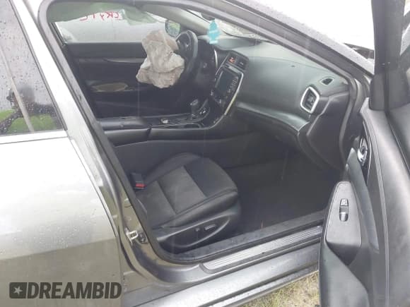 ✅ 2016 Nissan Maxima SR • VIN: 1N4AA6AP6GC415578 • Lot: 42780379. Wystawiony na IAAI z przebiegiem 171 107 mil. Bezpłatny archiwum sprzedaży aukcyjnych z USA i szczegółowy raport historii pojazdu na DreamBid. Zdjęcie 5.