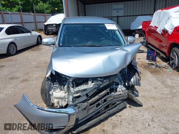 ✅ 2016 Mitsubishi Outlander SE • VIN: JA4AD3A35GZ007691 • Lot: 42365465. Listed on IAAI with Not provided. Free auction sales archive from the USA and detailed vehicle history report at DreamBid. Image 11.